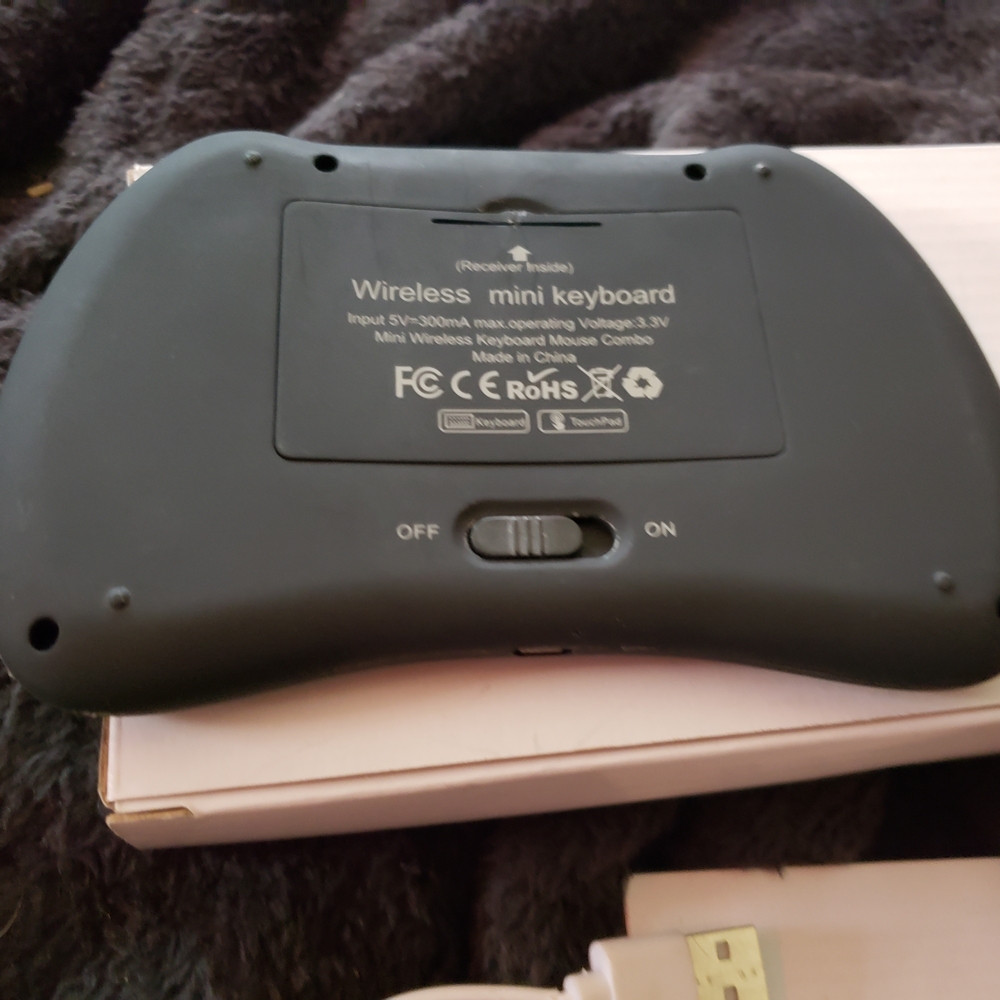 Wireless Handheld Keyboard with Touchpad - Picture 3 of 5